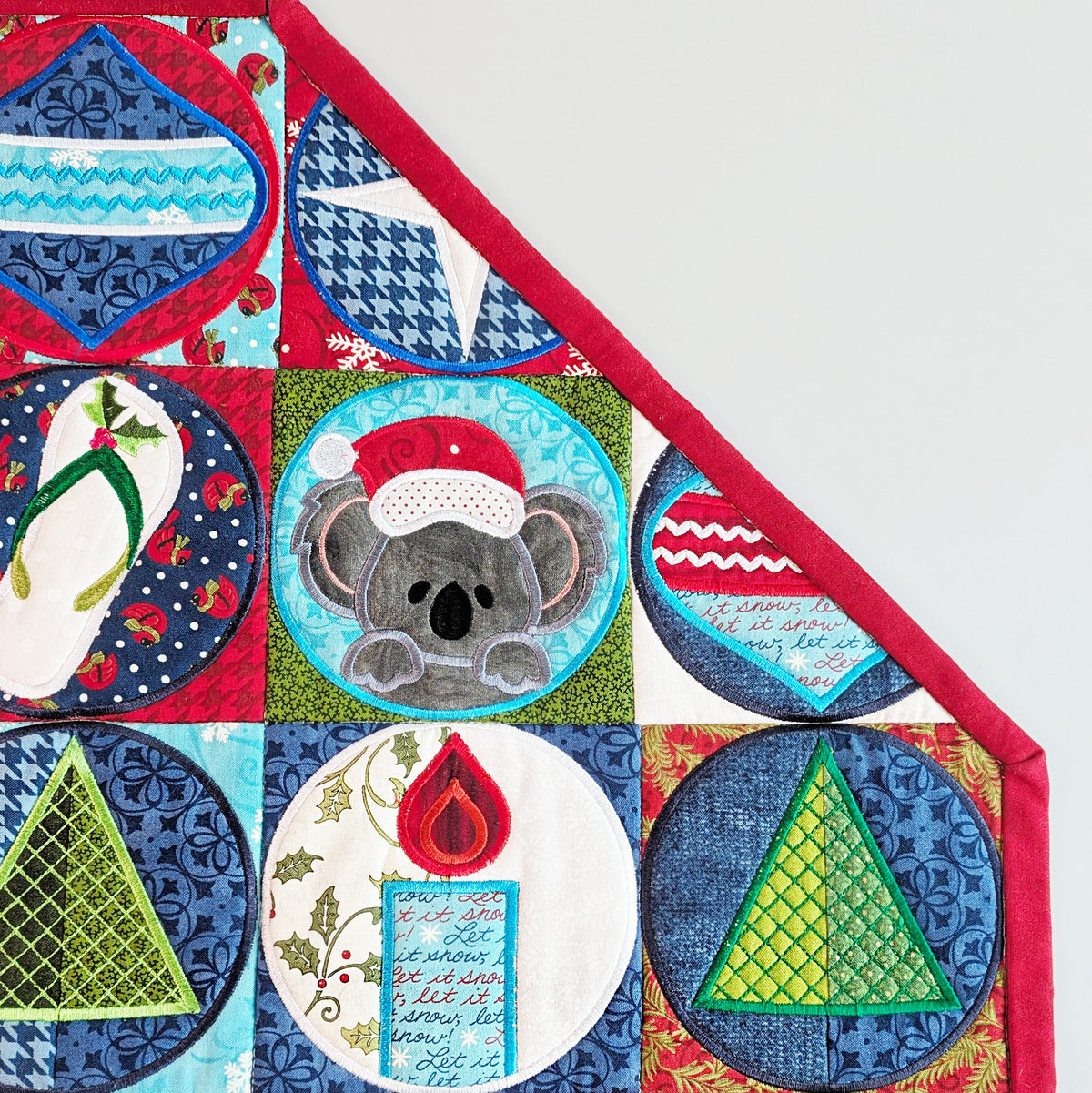 Aussie Christmas Tree Skirt In the hoop machine embroidery designs
