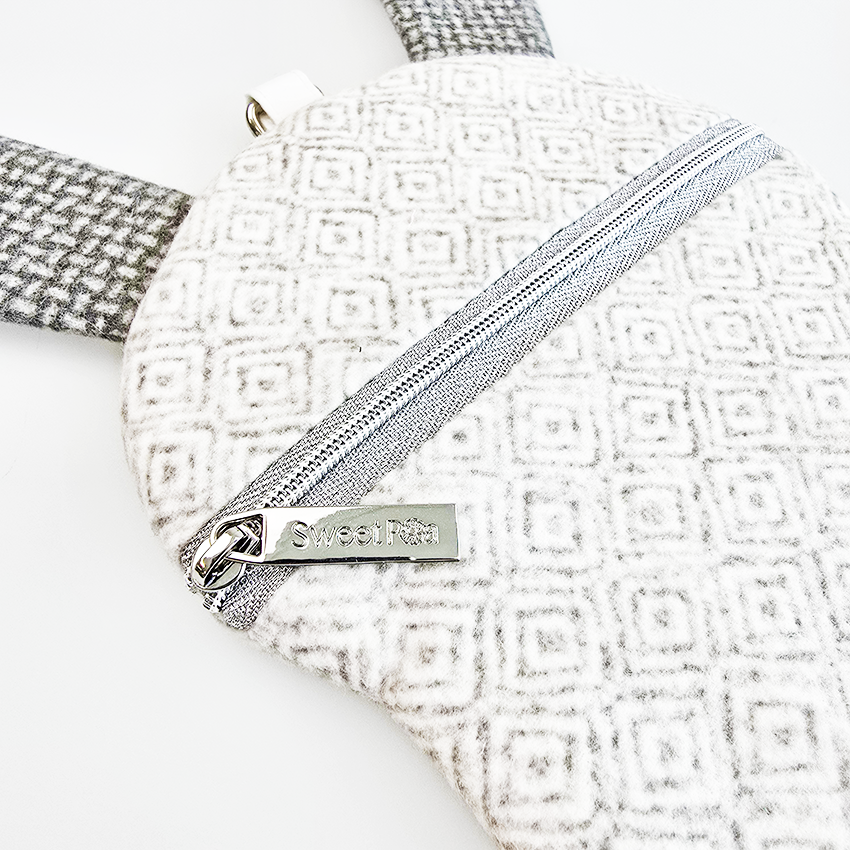 Easter Bunny Zipper Purses close up 2