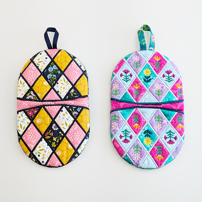 Floral Diamond Oven Mitt both front on