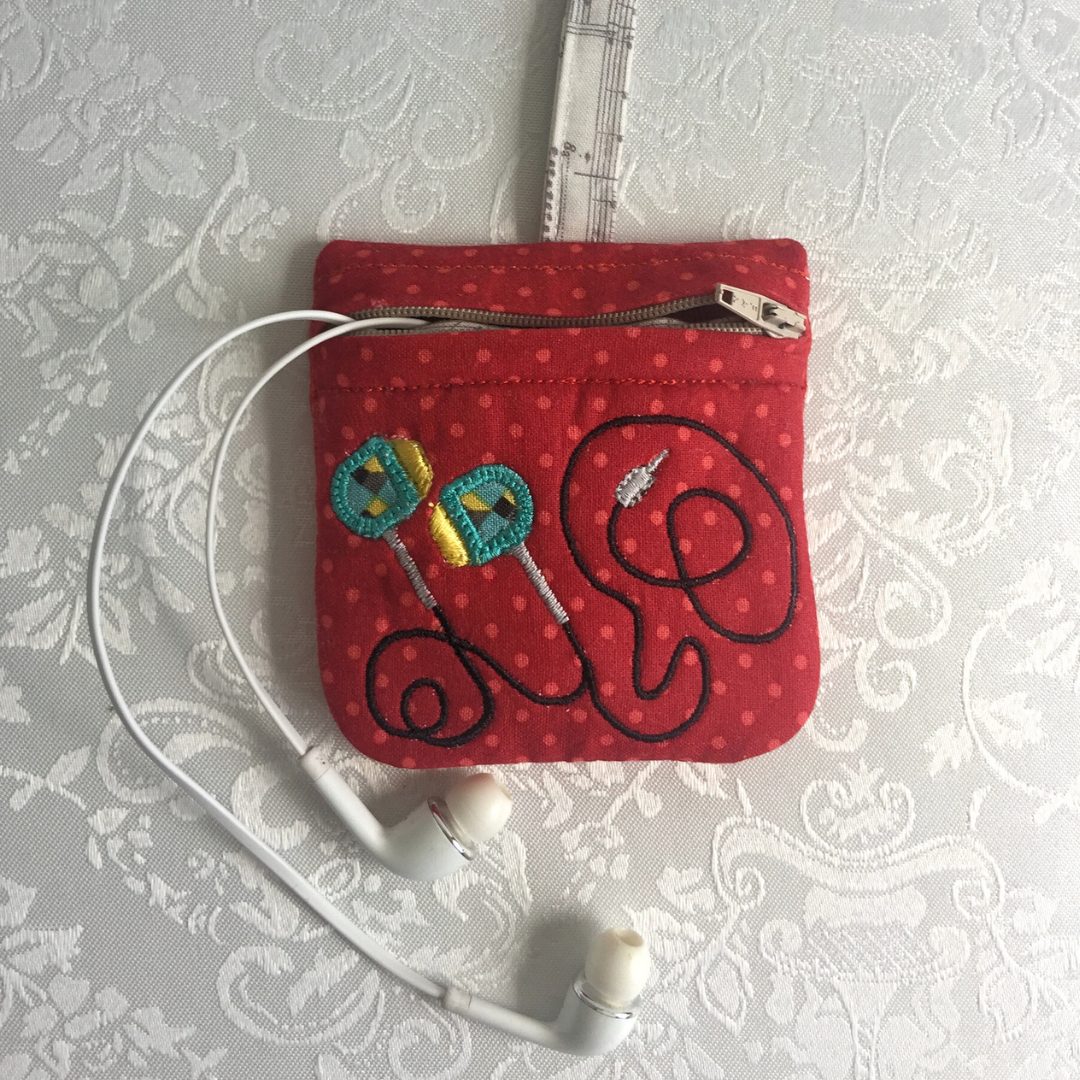 Earbuds Zipper Purse In the hoop machine embroidery designs