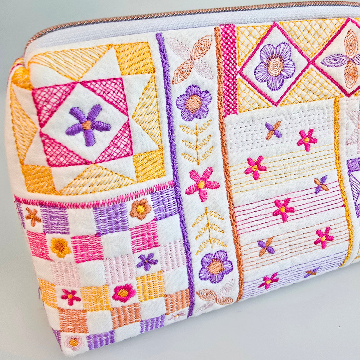 Mix and Match Zipper Purse In the hoop machine embroidery designs