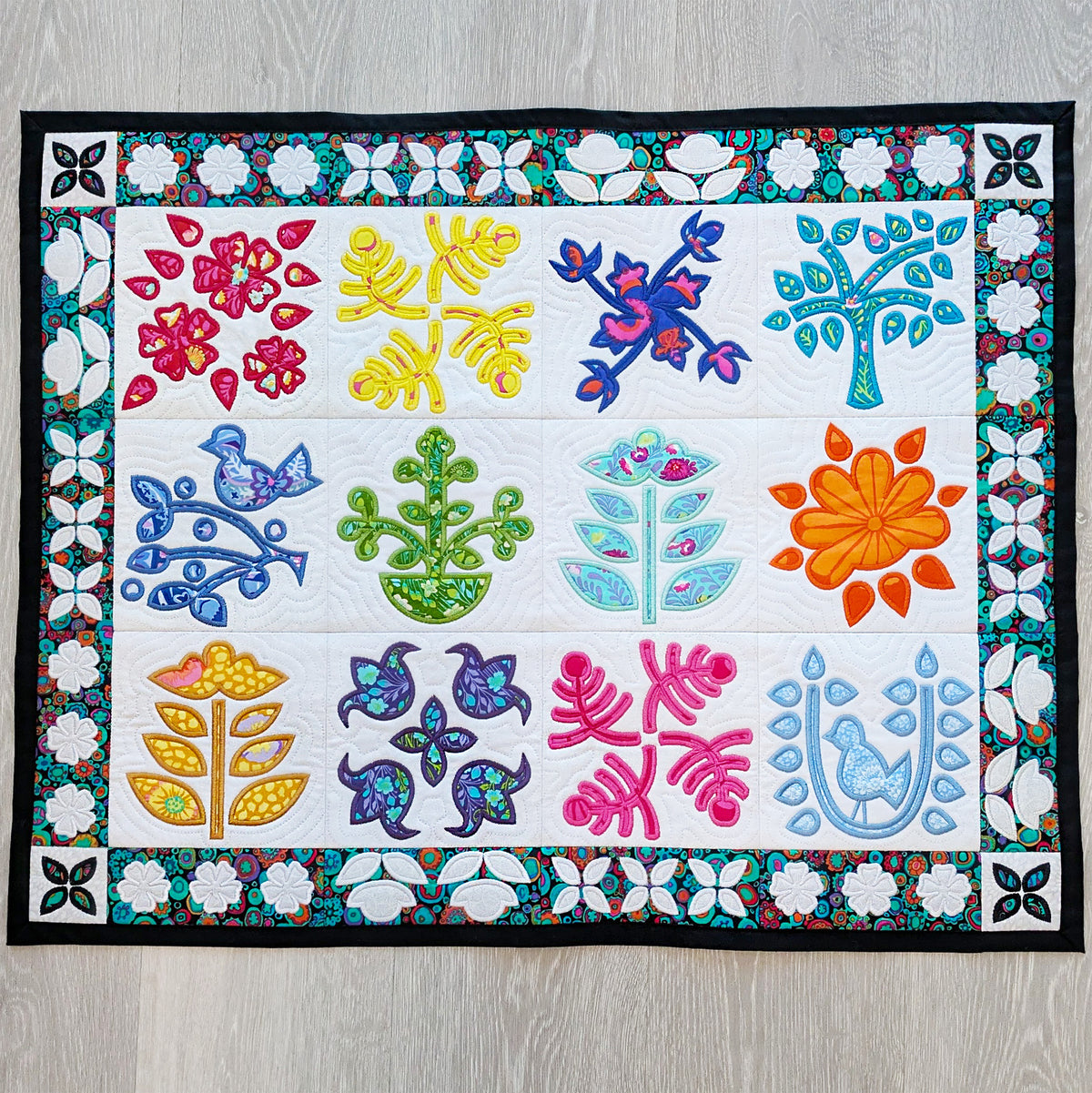 Stark Contrast Quilt In the hoop machine embroidery designs