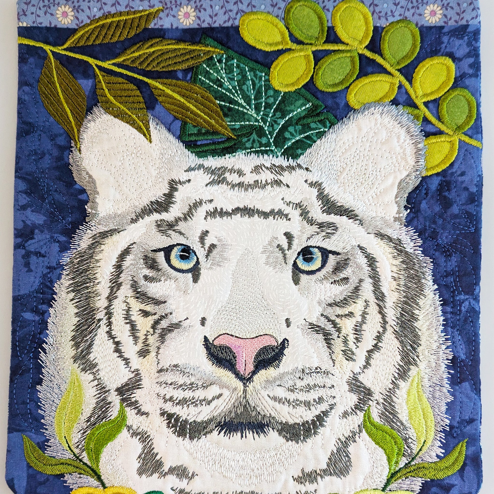 Tiger Jungle Hanger In the hoop machine embroidery designs
