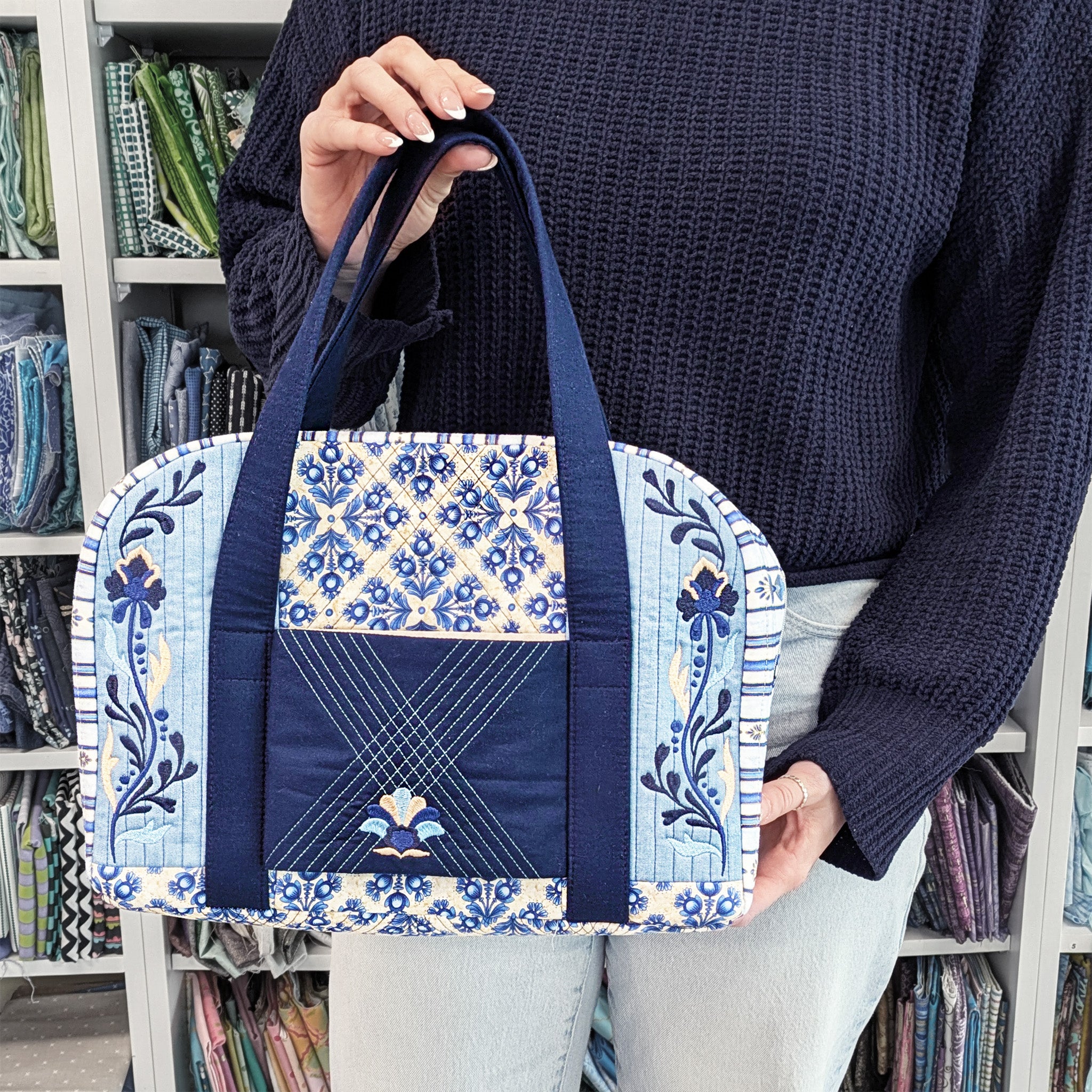 Travel Buddy Tote In the hoop machine embroidery designs