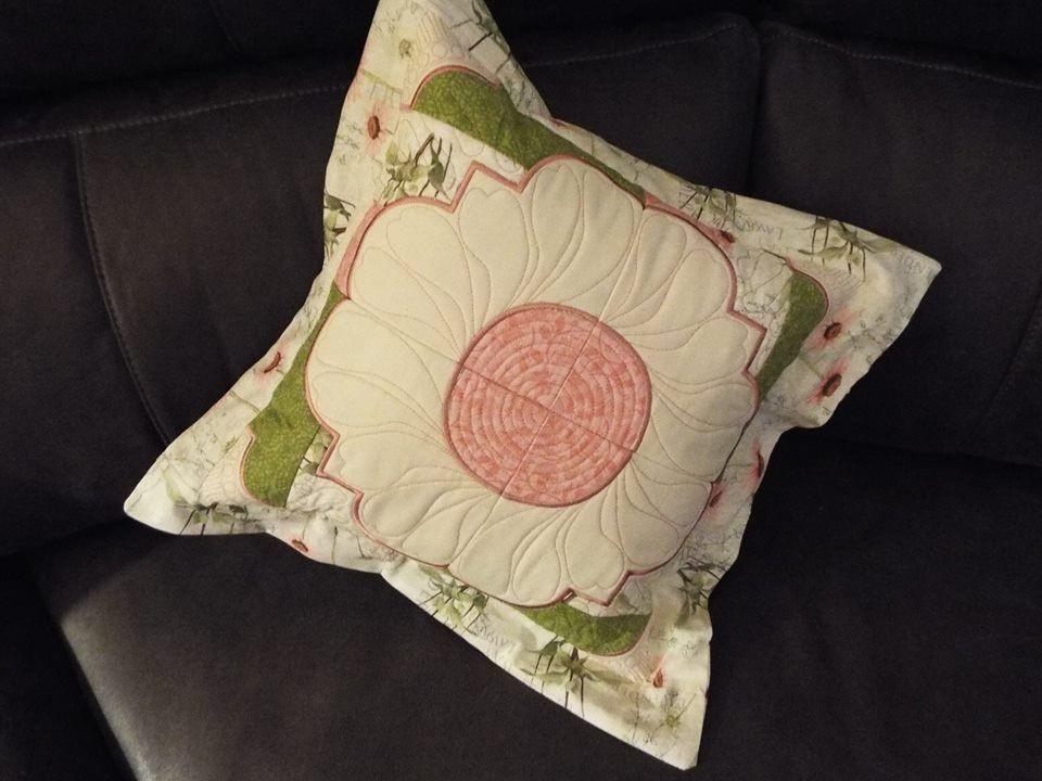 Drunkard's Path Blocks and Quilt 4x4 5x5 6x6 7x7 - Sweet Pea Australia In the hoop machine embroidery designs. in the hoop project, in the hoop embroidery designs, craft in the hoop project, diy in the hoop project, diy craft in the hoop project, in the hoop embroidery patterns, design in the hoop patterns, embroidery designs for in the hoop embroidery projects, best in the hoop machine embroidery designs perfect for all hoops and embroidery machines