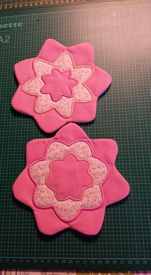 Pretty Flower Mugrug 4x4 5x5 6x6 and 7x7 - Sweet Pea Australia In the hoop machine embroidery designs. in the hoop project, in the hoop embroidery designs, craft in the hoop project, diy in the hoop project, diy craft in the hoop project, in the hoop embroidery patterns, design in the hoop patterns, embroidery designs for in the hoop embroidery projects, best in the hoop machine embroidery designs perfect for all hoops and embroidery machines