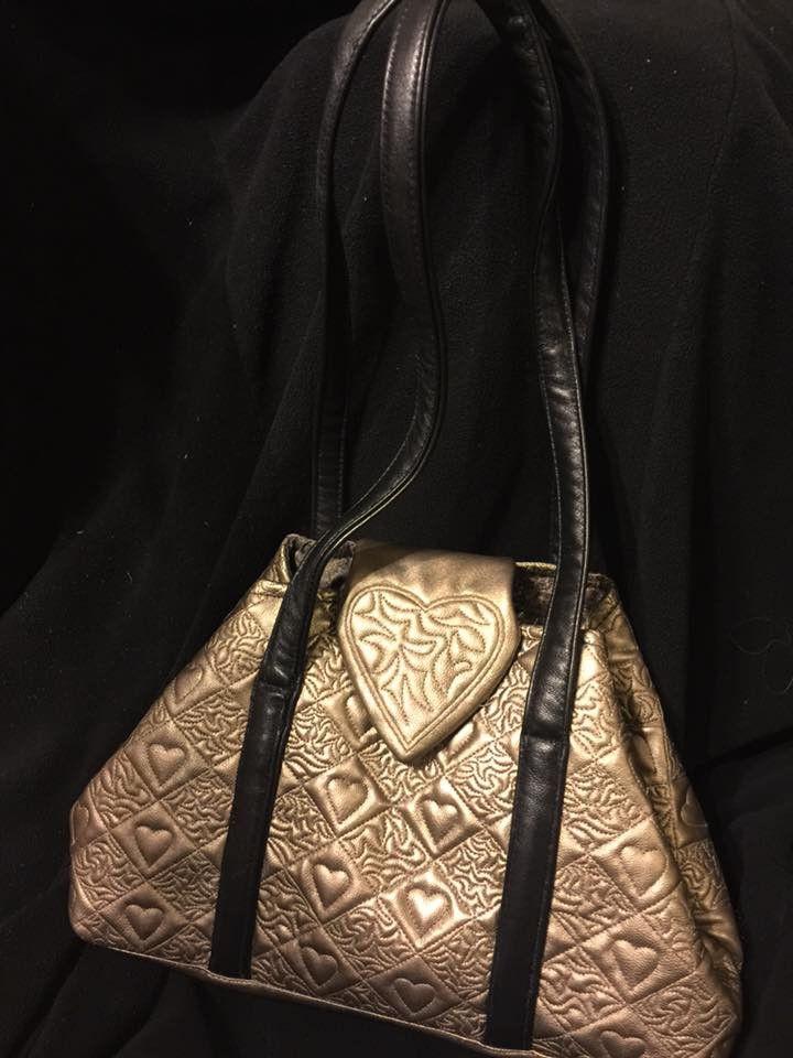 Quilted Diamonds Bag 5x7 6x10 7x12 - Sweet Pea Australia In the hoop machine embroidery designs. in the hoop project, in the hoop embroidery designs, craft in the hoop project, diy in the hoop project, diy craft in the hoop project, in the hoop embroidery patterns, design in the hoop patterns, embroidery designs for in the hoop embroidery projects, best in the hoop machine embroidery designs perfect for all hoops and embroidery machines