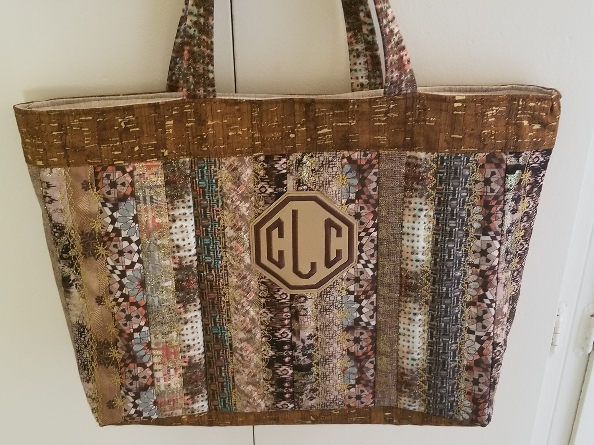 Sampler Tote Bag 5x7 6x10 and 7x12 - Sweet Pea Australia In the hoop machine embroidery designs. in the hoop project, in the hoop embroidery designs, craft in the hoop project, diy in the hoop project, diy craft in the hoop project, in the hoop embroidery patterns, design in the hoop patterns, embroidery designs for in the hoop embroidery projects, best in the hoop machine embroidery designs perfect for all hoops and embroidery machines