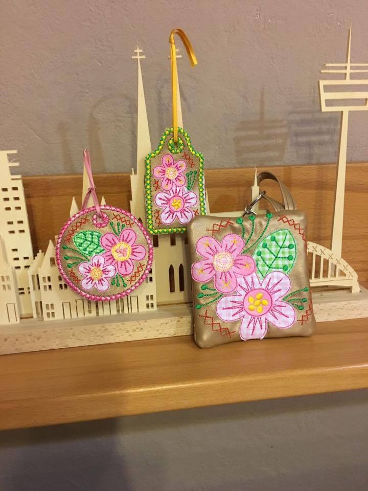 Flower luggage tags and Zipper Purse 4x4 5x5 6x6 - Sweet Pea Australia In the hoop machine embroidery designs. in the hoop project, in the hoop embroidery designs, craft in the hoop project, diy in the hoop project, diy craft in the hoop project, in the hoop embroidery patterns, design in the hoop patterns, embroidery designs for in the hoop embroidery projects, best in the hoop machine embroidery designs perfect for all hoops and embroidery machines