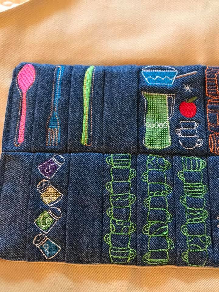 Casserole Holder 4x4 5x5 - Sweet Pea Australia In the hoop machine embroidery designs. in the hoop project, in the hoop embroidery designs, craft in the hoop project, diy in the hoop project, diy craft in the hoop project, in the hoop embroidery patterns, design in the hoop patterns, embroidery designs for in the hoop embroidery projects, best in the hoop machine embroidery designs perfect for all hoops and embroidery machines