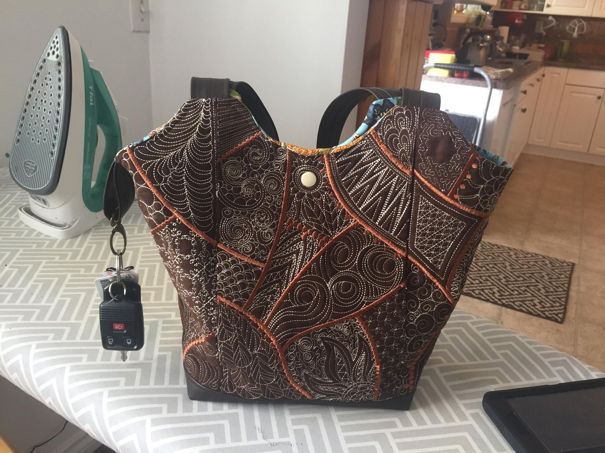 Quilted Patchwork Handbag 5x7 6x10 7x12 - Sweet Pea Australia In the hoop machine embroidery designs. in the hoop project, in the hoop embroidery designs, craft in the hoop project, diy in the hoop project, diy craft in the hoop project, in the hoop embroidery patterns, design in the hoop patterns, embroidery designs for in the hoop embroidery projects, best in the hoop machine embroidery designs perfect for all hoops and embroidery machines