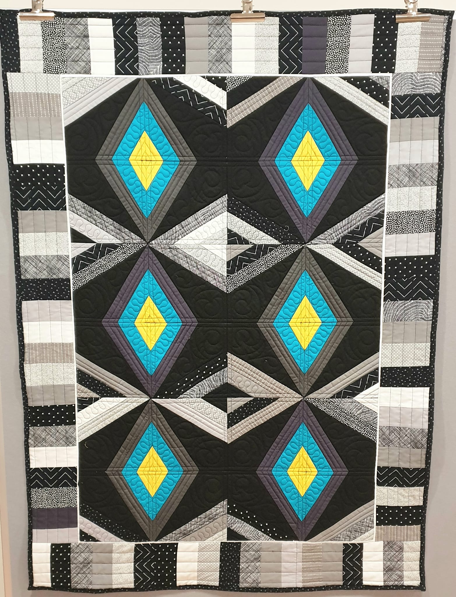 Diamonds in Stripes Runner 4x4 5x5 6x6 7x7 8x8 In the hoop machine embroidery designs