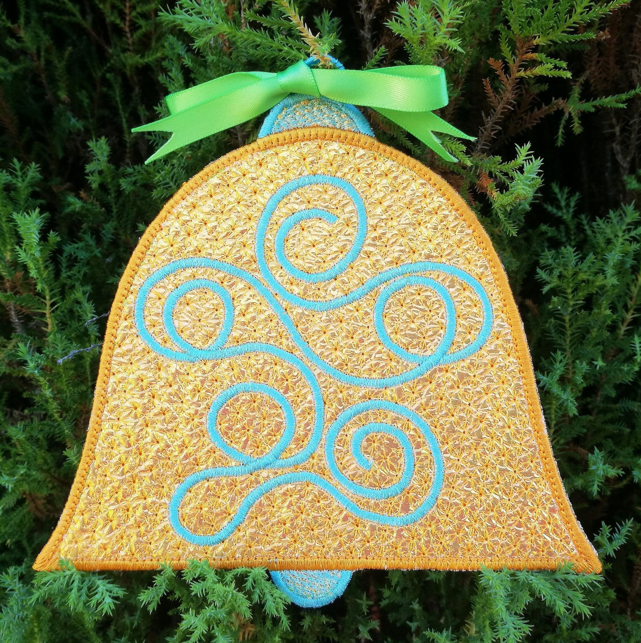 Mylar Christmas Heart, Star and Bell Ornaments 4x4 5x5 6x6 - Sweet Pea Australia In the hoop machine embroidery designs. in the hoop project, in the hoop embroidery designs, craft in the hoop project, diy in the hoop project, diy craft in the hoop project, in the hoop embroidery patterns, design in the hoop patterns, embroidery designs for in the hoop embroidery projects, best in the hoop machine embroidery designs perfect for all hoops and embroidery machines