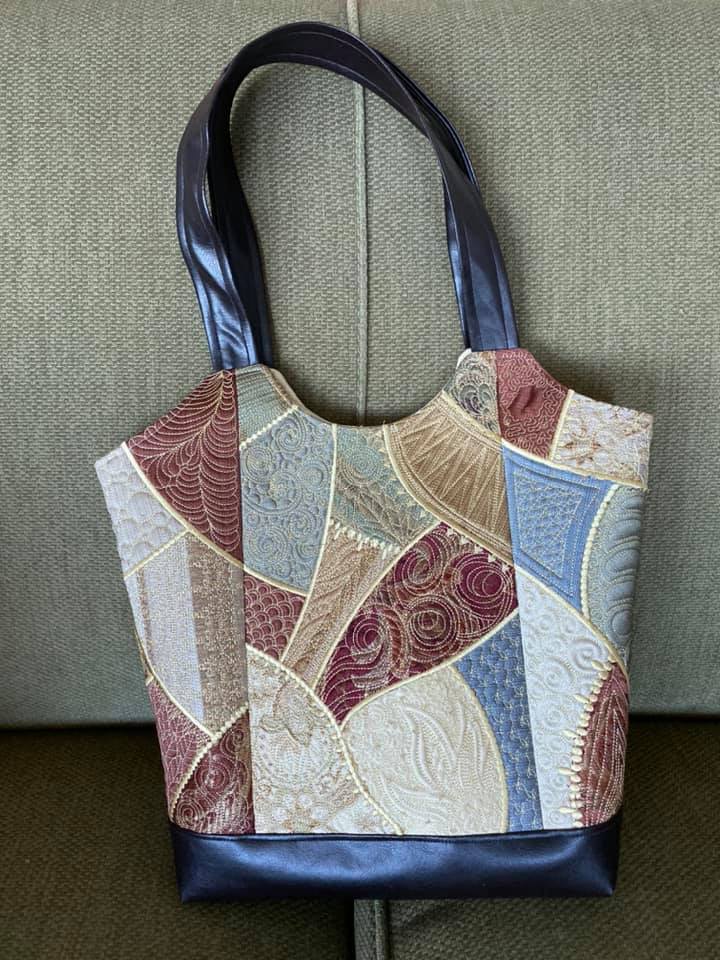 Quilted Patchwork Handbag 5x7 6x10 7x12 - Sweet Pea Australia In the hoop machine embroidery designs. in the hoop project, in the hoop embroidery designs, craft in the hoop project, diy in the hoop project, diy craft in the hoop project, in the hoop embroidery patterns, design in the hoop patterns, embroidery designs for in the hoop embroidery projects, best in the hoop machine embroidery designs perfect for all hoops and embroidery machines