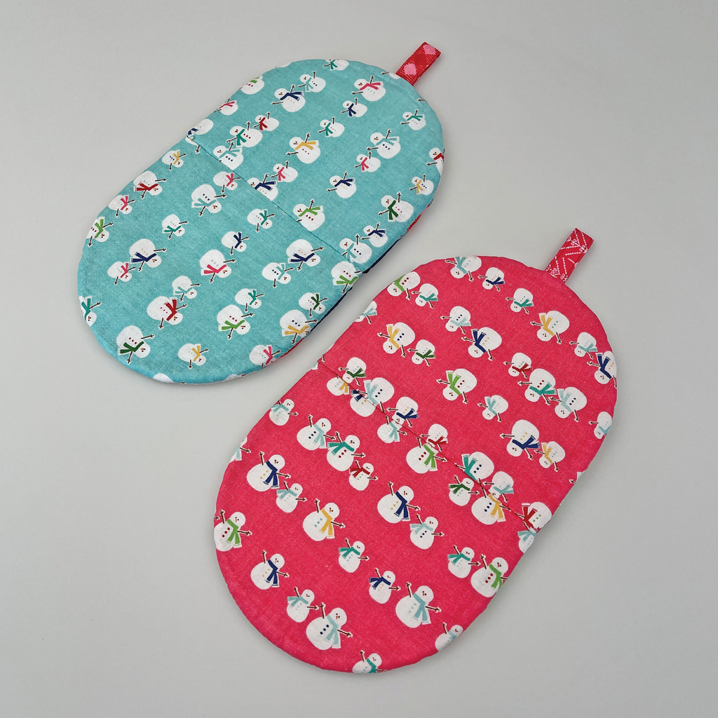 Christmas Oven Mitts - Embroidery by Germaine