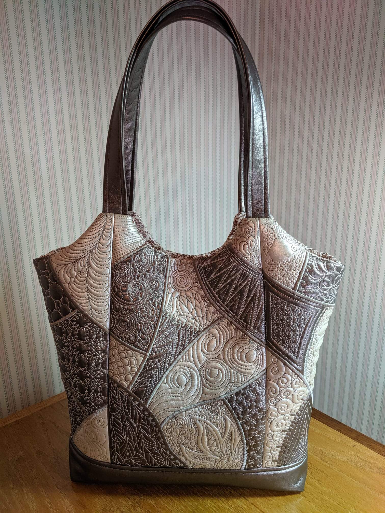 Quilted Patchwork Handbag 5x7 6x10 7x12 - Sweet Pea Australia In the hoop machine embroidery designs. in the hoop project, in the hoop embroidery designs, craft in the hoop project, diy in the hoop project, diy craft in the hoop project, in the hoop embroidery patterns, design in the hoop patterns, embroidery designs for in the hoop embroidery projects, best in the hoop machine embroidery designs perfect for all hoops and embroidery machines