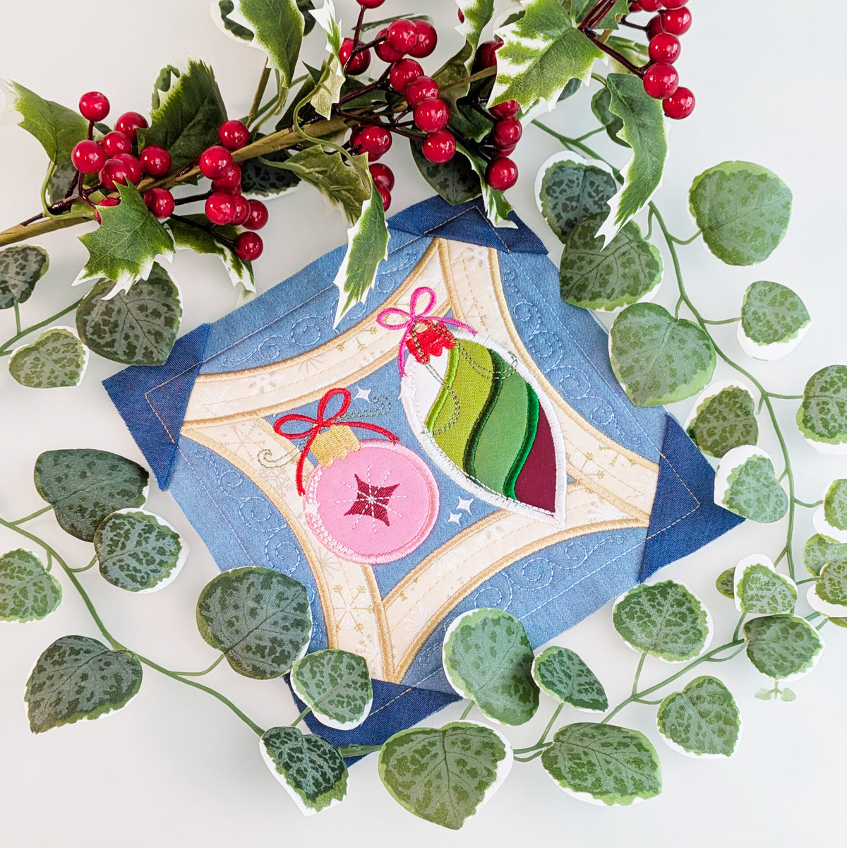 Merry-Go-Round Christmas Quilt - Block 4 In the hoop machine embroidery designs