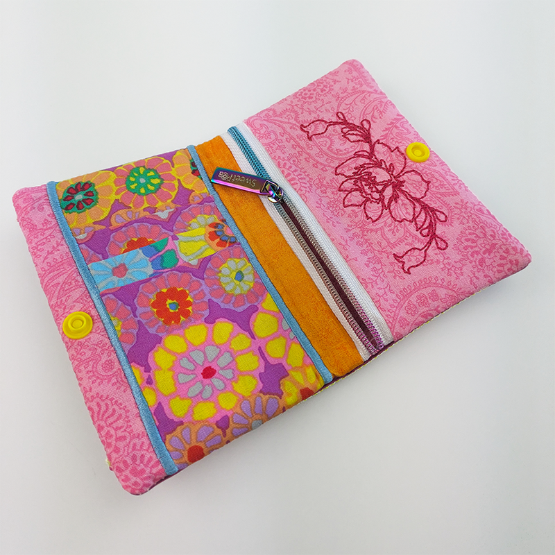 Camelia Wallet 5x7 ITH machine embroidery design
