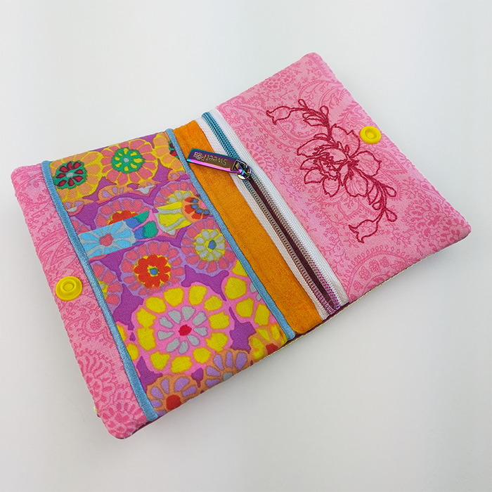 Camelia Wallet 5x7 ITH machine embroidery design