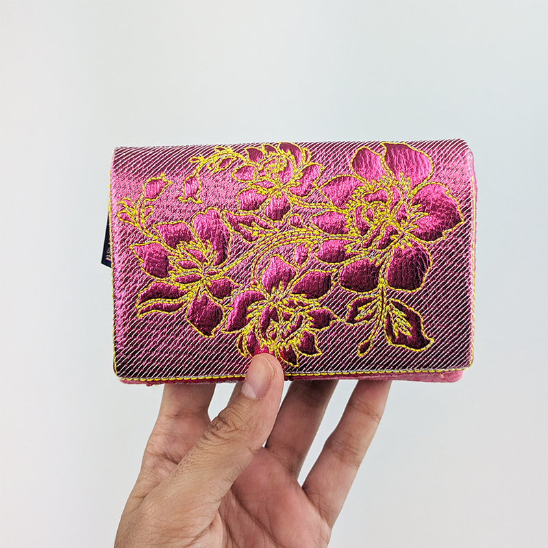 Camelia Wallet 5x7 ITH machine embroidery design