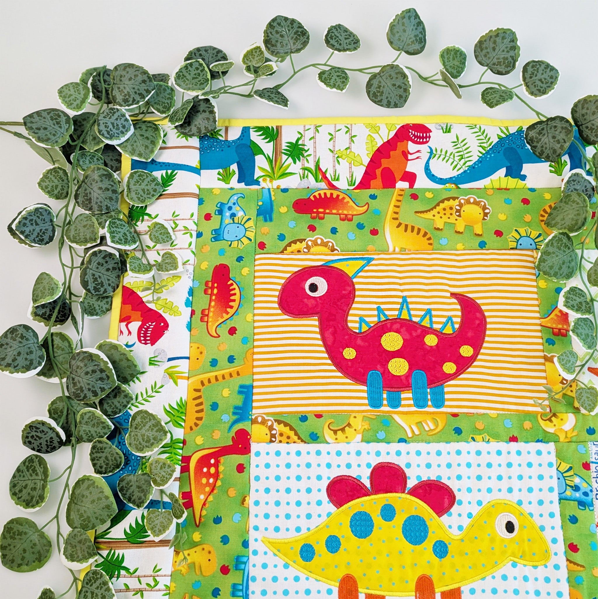 Dinosaur quilt 5x7 6x10 8x12 In the hoop machine embroidery designs