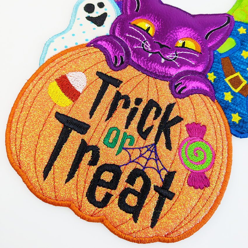 Halloween Doorhanger Trick or Treat close up 2