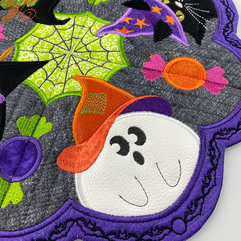 Halloween Friends Table Topper ghost close up