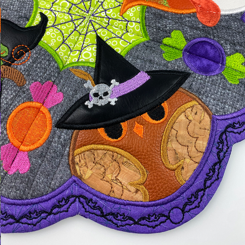 Halloween Friends Table Topper owl close up