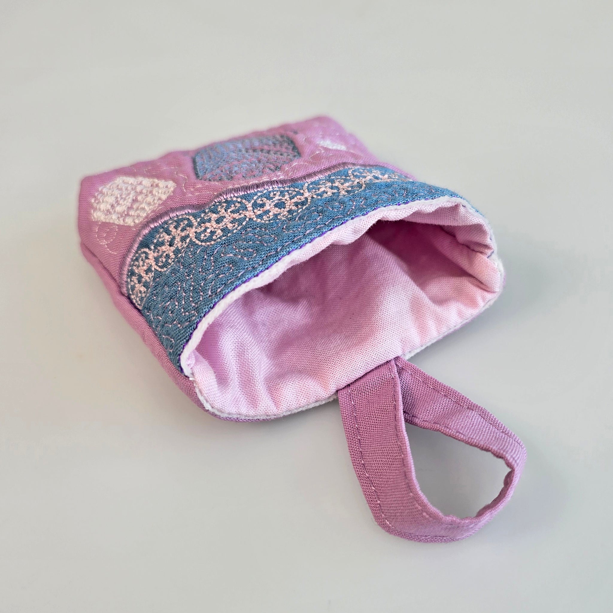inside of small thread catcher