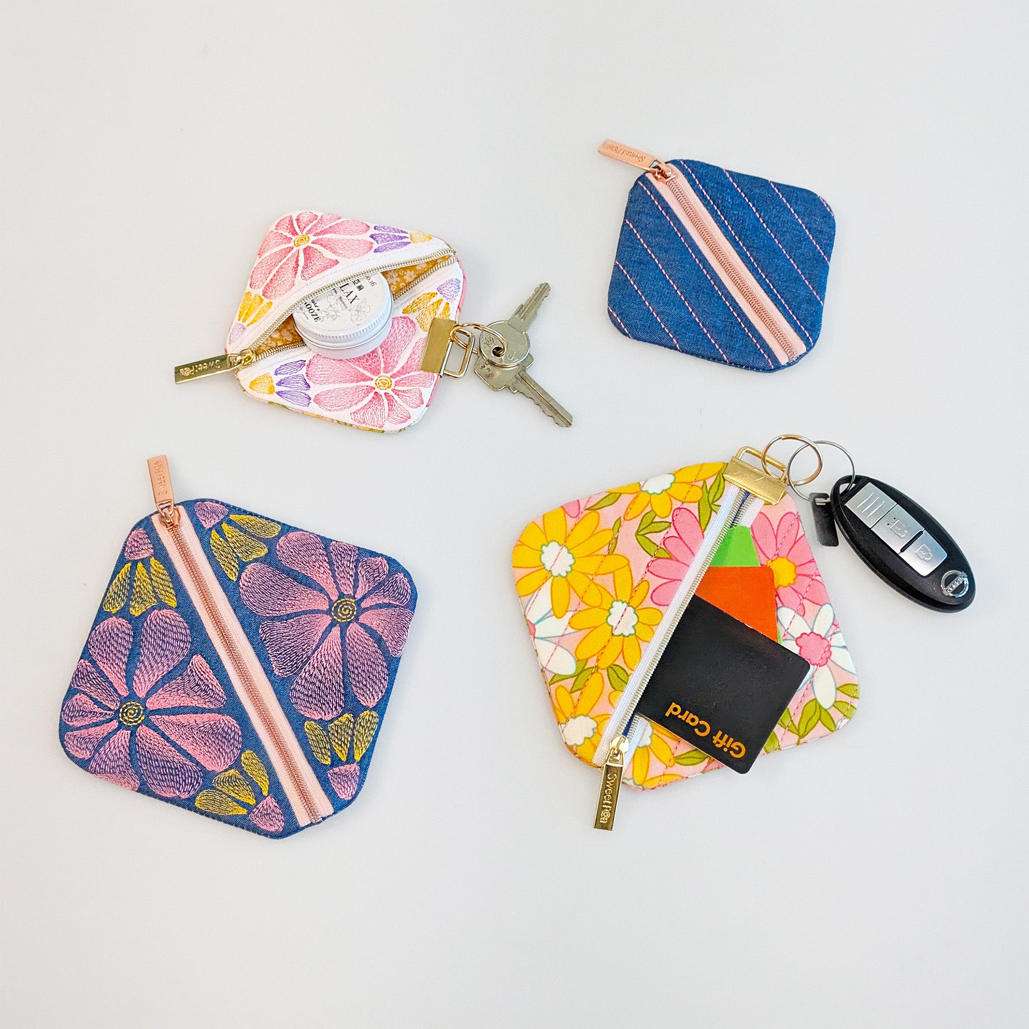 Key Fob Zipper Purse In the hoop machine embroidery designs