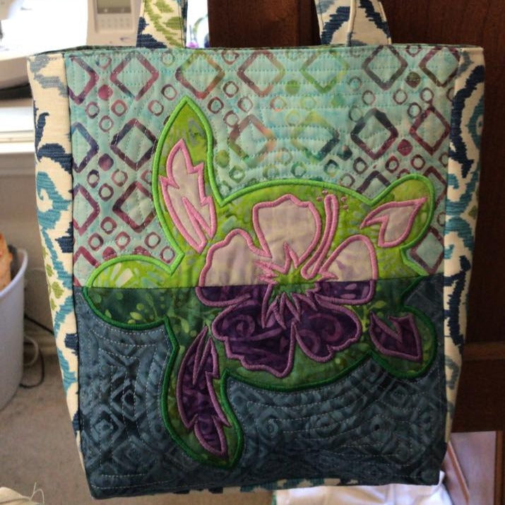 Turtle Reflections Bag 6x10 7x12 and 9.5x14 - Sweet Pea In The Hoop Machine Embroidery Design