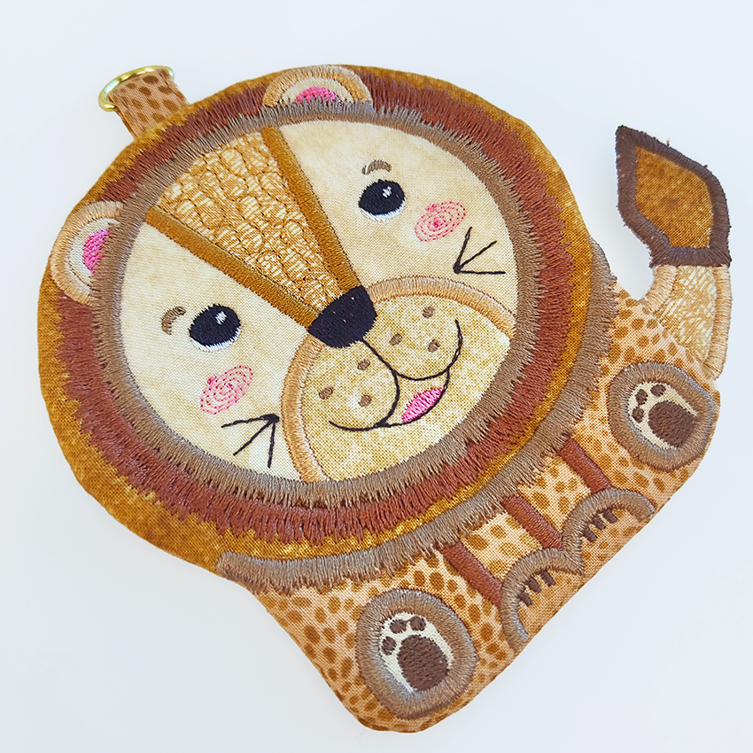 Lion Zipper Purse close up 2