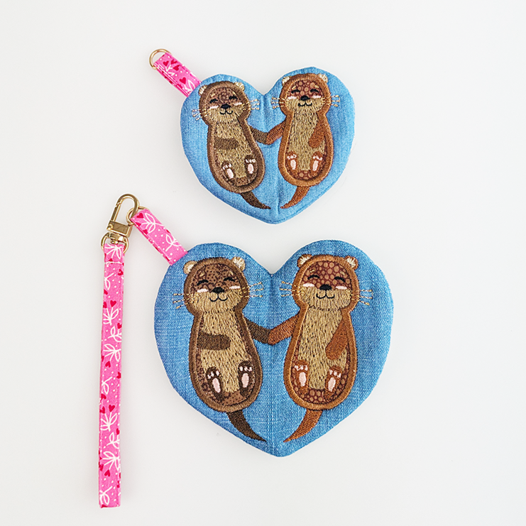 otter love zipper purse 2 versions and strap