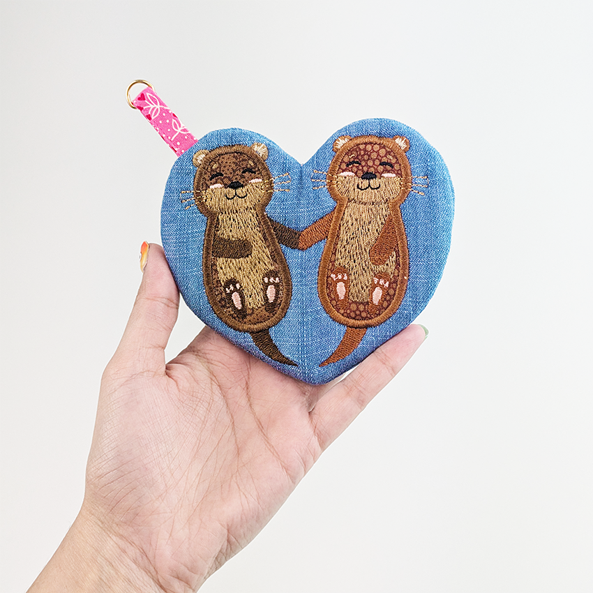 Otter Love Zipper Purse