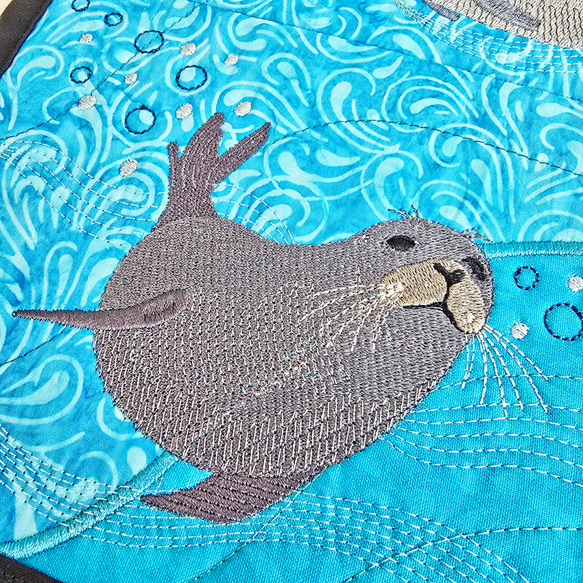 Seal Scene Hanger In the hoop machine embroidery designs