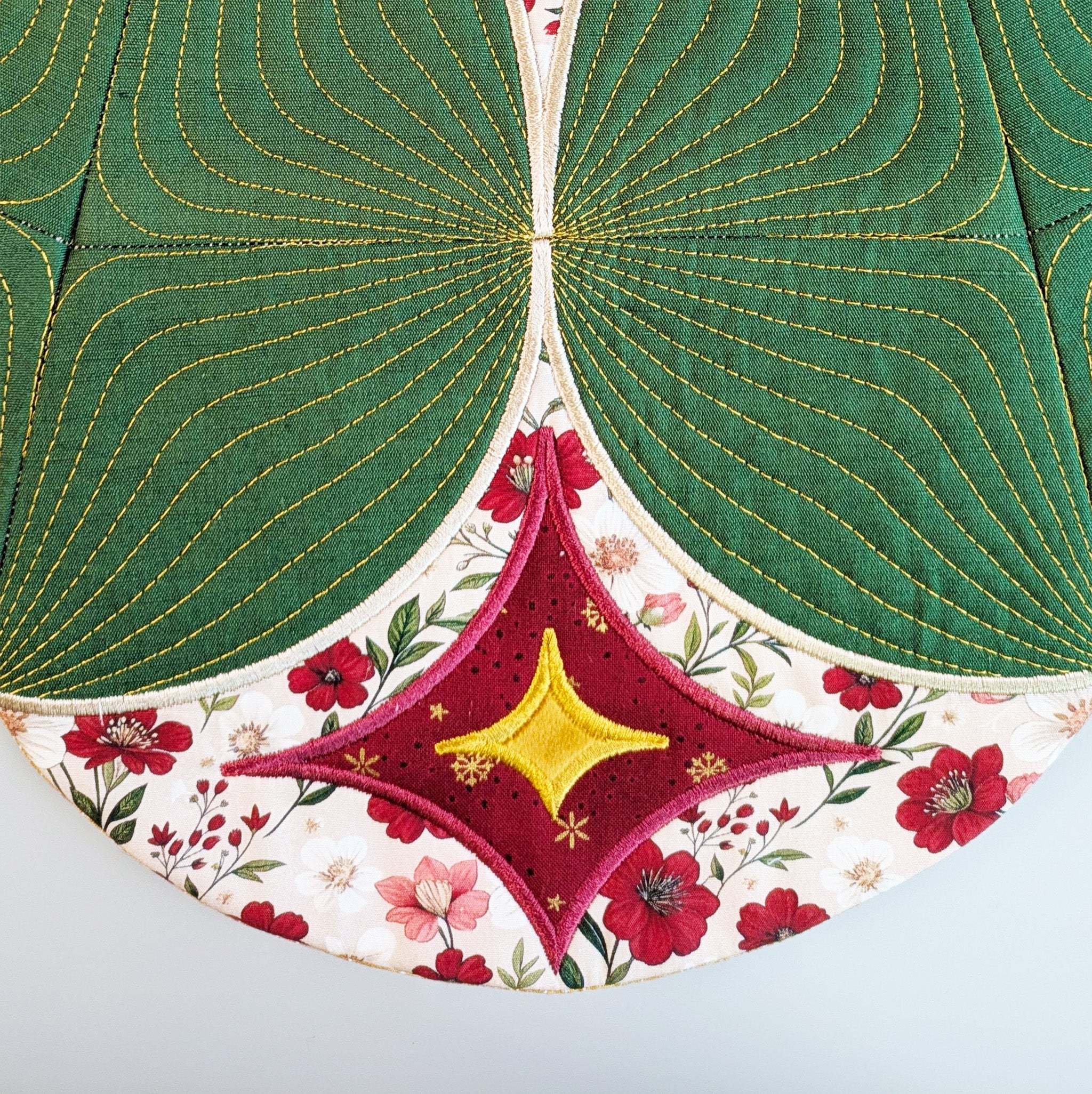 Star and Ribbon Tree Skirt In the hoop machine embroidery designs