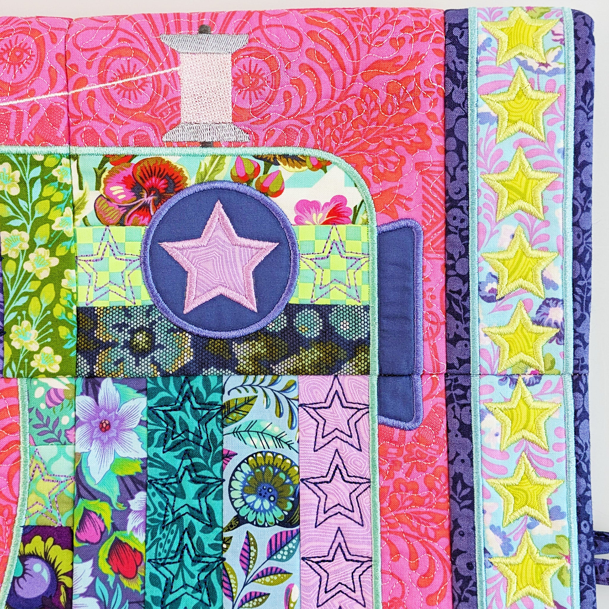 Stars and Stripes Sewing Machine Cover In the hoop machine embroidery designs