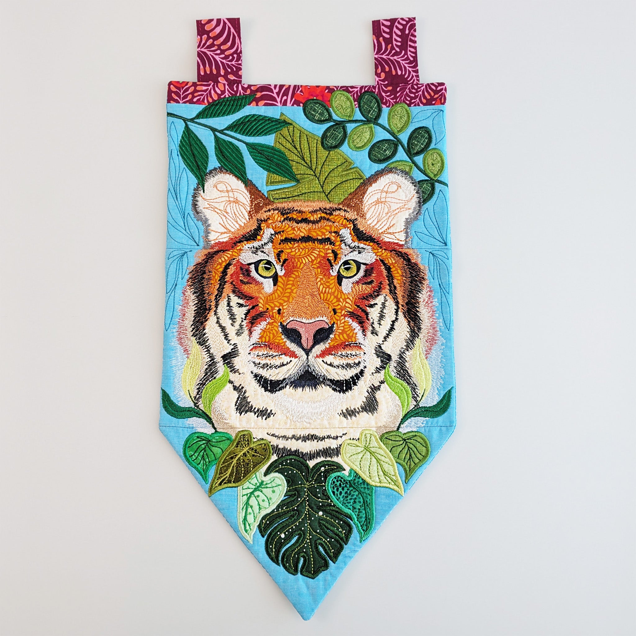 Tiger Jungle Hanger In the hoop machine embroidery designs