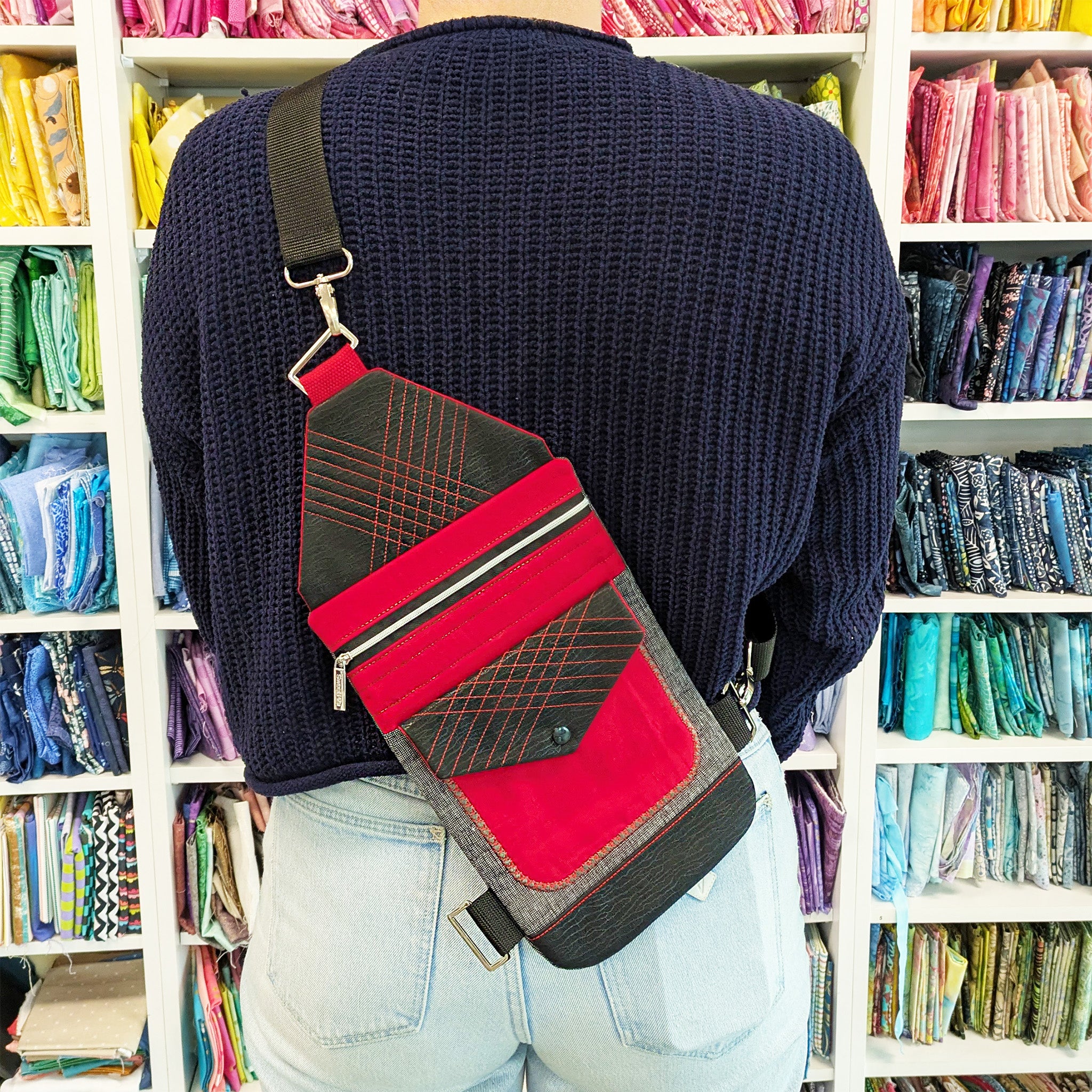 Travel Buddy Crossbody Bag In the hoop machine embroidery designs