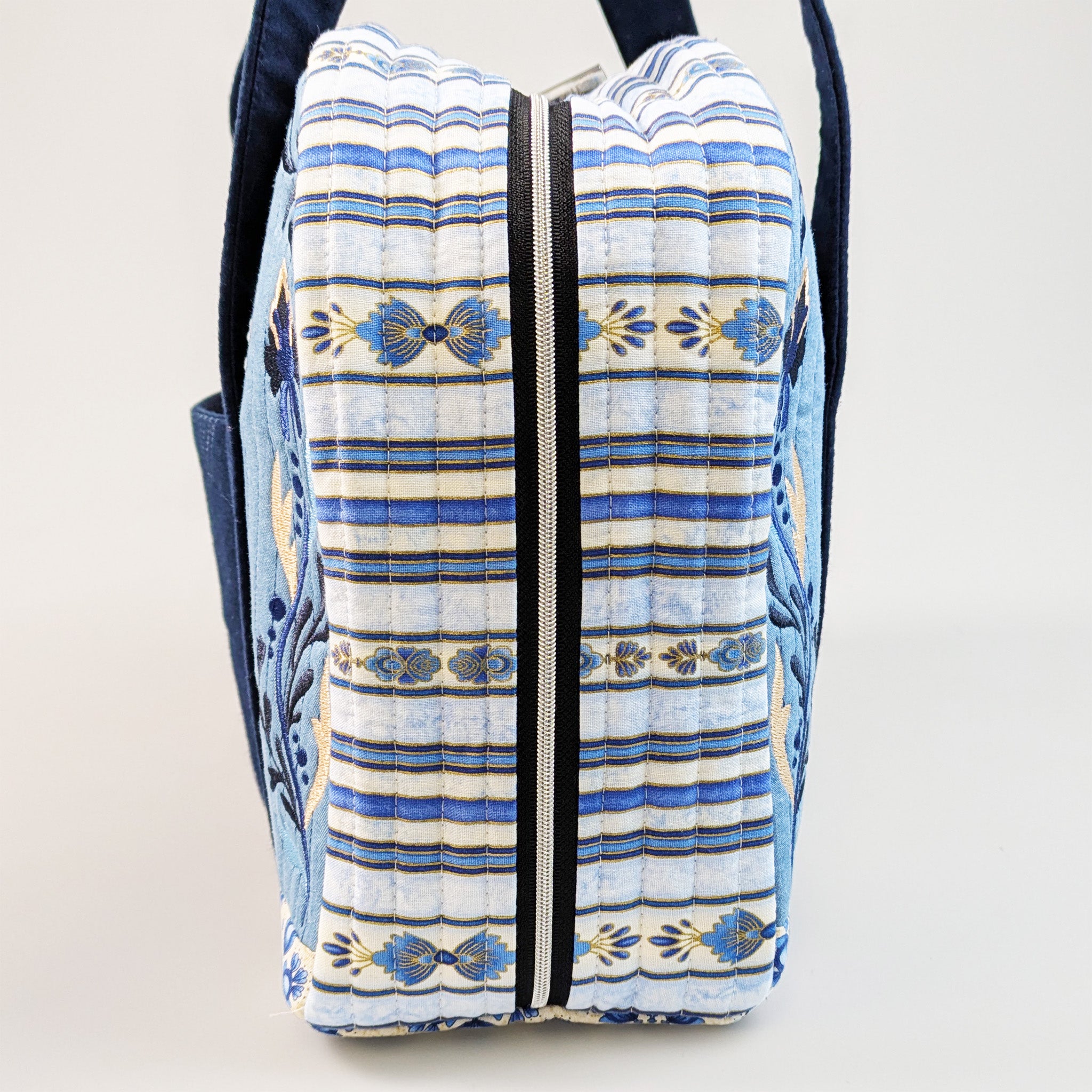 Travel Buddy Tote In the hoop machine embroidery designs