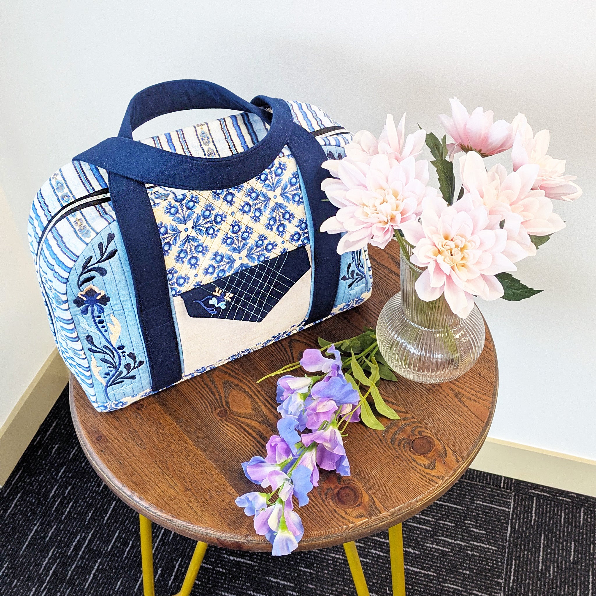 Travel Buddy Tote In the hoop machine embroidery designs