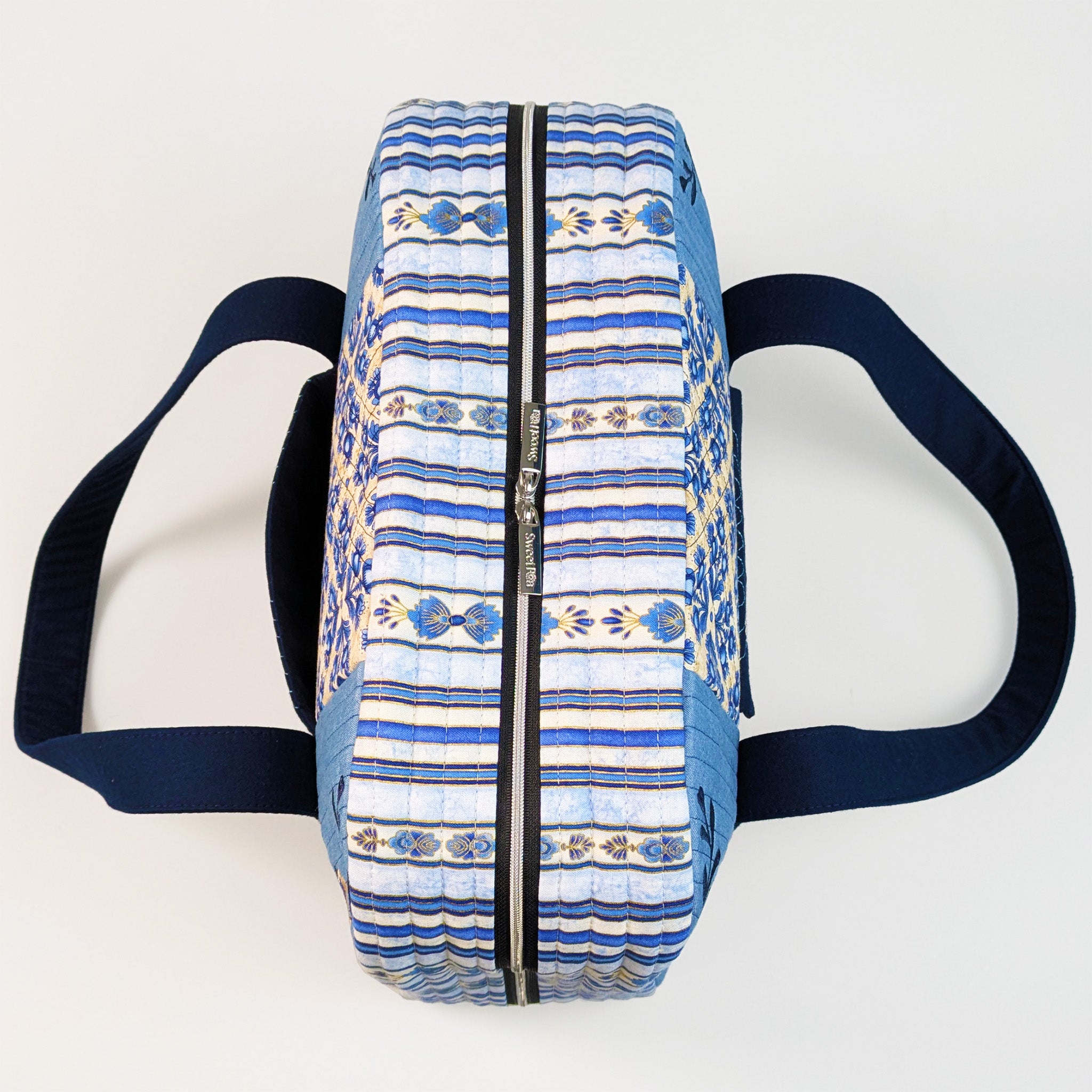 Travel Buddy Tote In the hoop machine embroidery designs