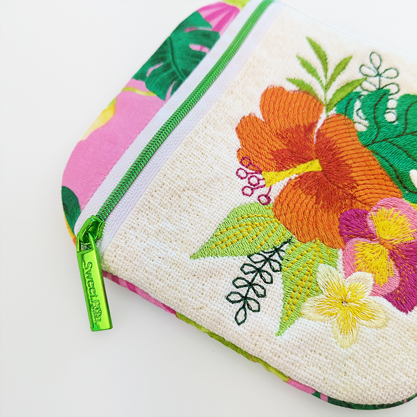 Tropical Flowers Purse Close up of zipper