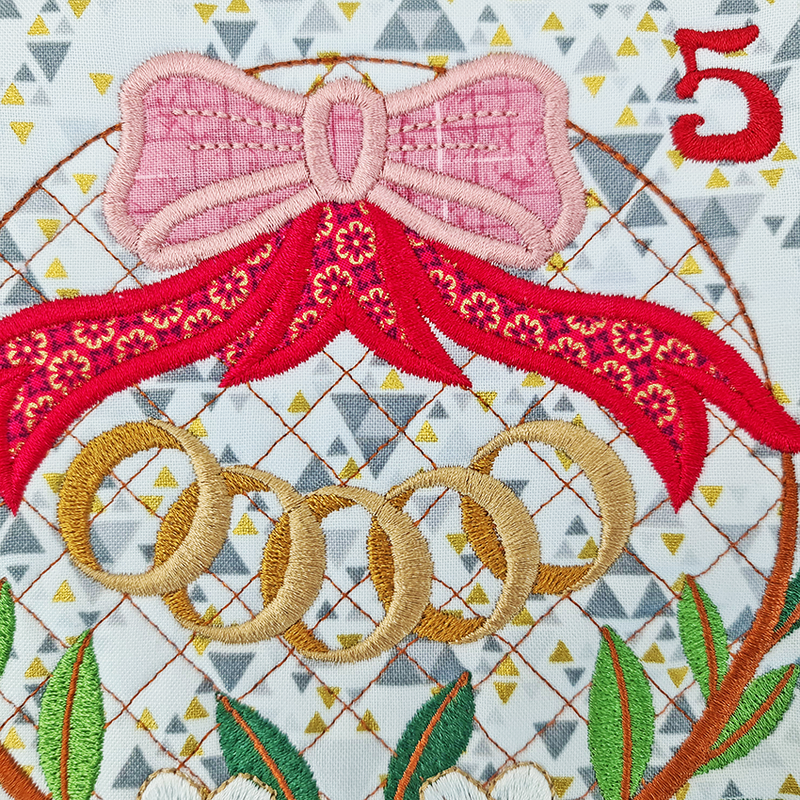BOW Twelve Days of Christmas Quilt Block 5 - Sweet Pea In The Hoop Machine Embroidery Design