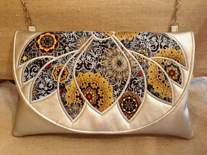Buy Versatile ITH Embroidery Purse Projects Downloadable Machine Designs 2  Unique Styles in 2 Sizes Online in India - Etsy