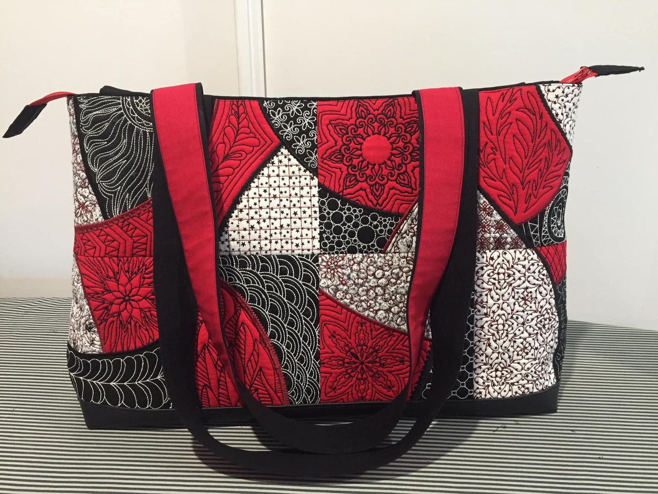 Quilted Patchwork Tote Bag 4x4 5x5 6x6 ITH Machine Embroidery Design