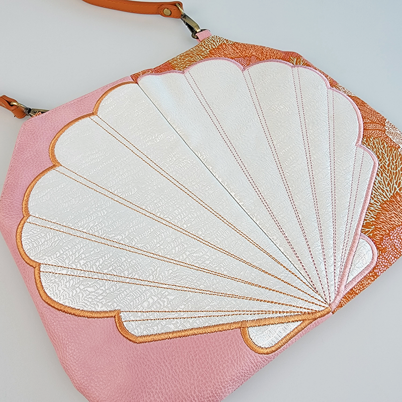 In The Hoop Machine Embroidery Design - Shell Bag