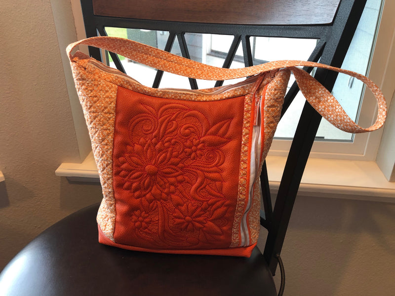 Trapunto Daisy Handbag 6x10 7x12 - Sweet Pea In The Hoop Machine Embroidery Design