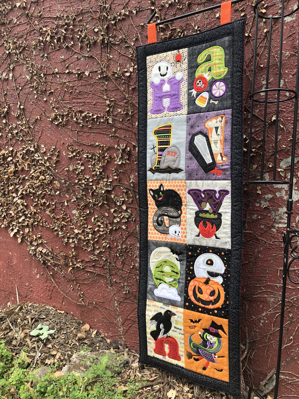 Embroidery Design ITH - Halloween Flag or Table Runner