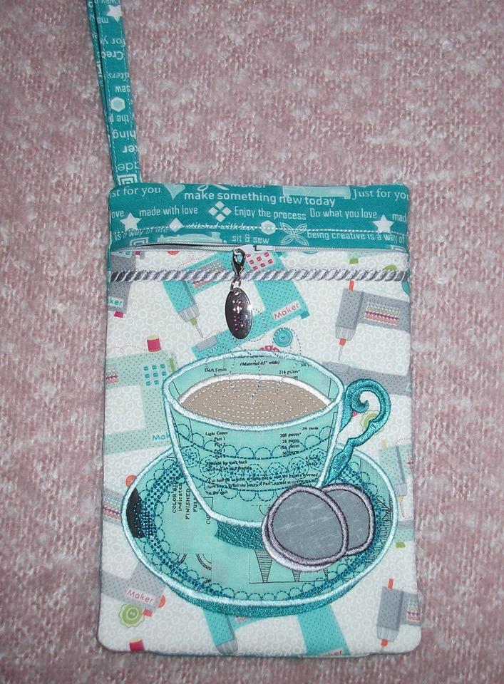 Tea Zipper Purse 5x7, 6x10 and 7x12 - Sweet Pea Australia In the hoop machine embroidery designs. in the hoop project, in the hoop embroidery designs, craft in the hoop project, diy in the hoop project, diy craft in the hoop project, in the hoop embroidery patterns, design in the hoop patterns, embroidery designs for in the hoop embroidery projects, best in the hoop machine embroidery designs perfect for all hoops and embroidery machines